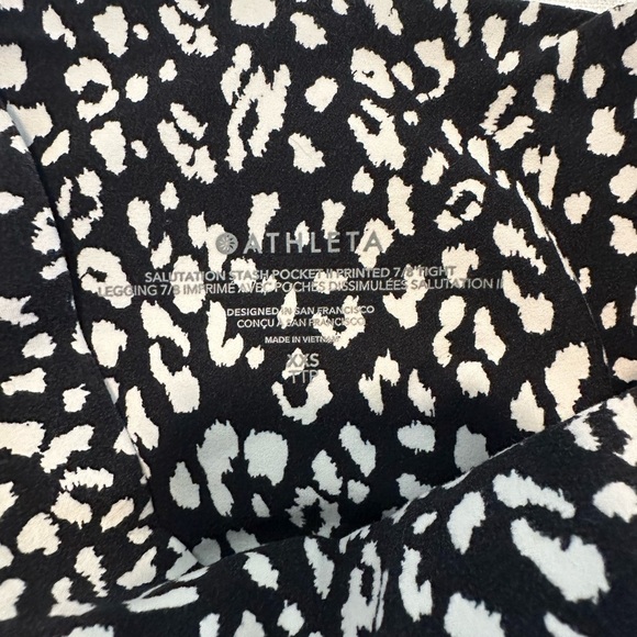 Athleta Salutation Stash Pocket II Printed 7/8 Tight Leggings Leopard Animal XXS - Picture 6 of 6